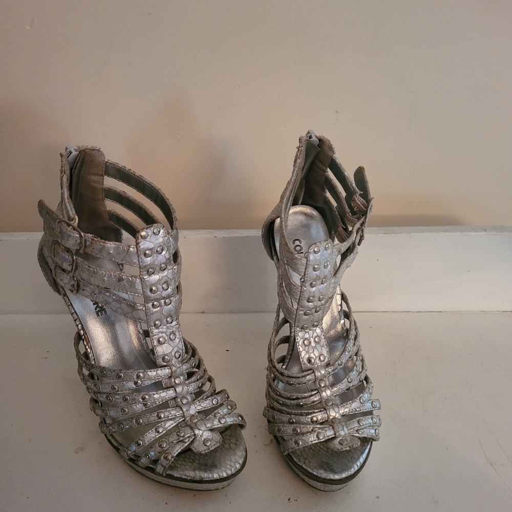 Club Couture Silver Studded Women's Sandals Size 6